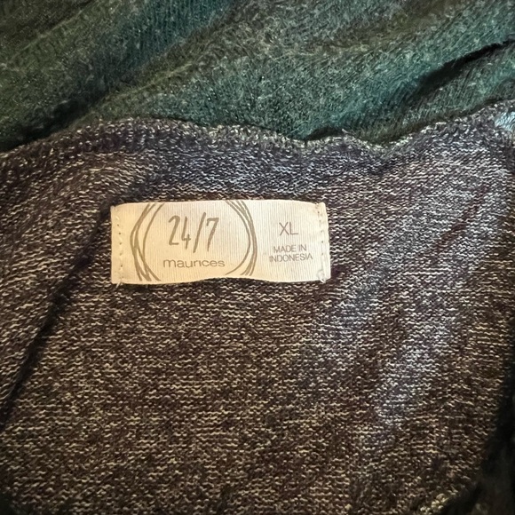 Maurice’s black and green top - Picture 2 of 2